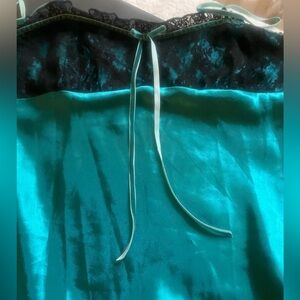 Vintage Blossom Intimates Large Fairy-core Teal Nightgown Trimmed in Black Lace
